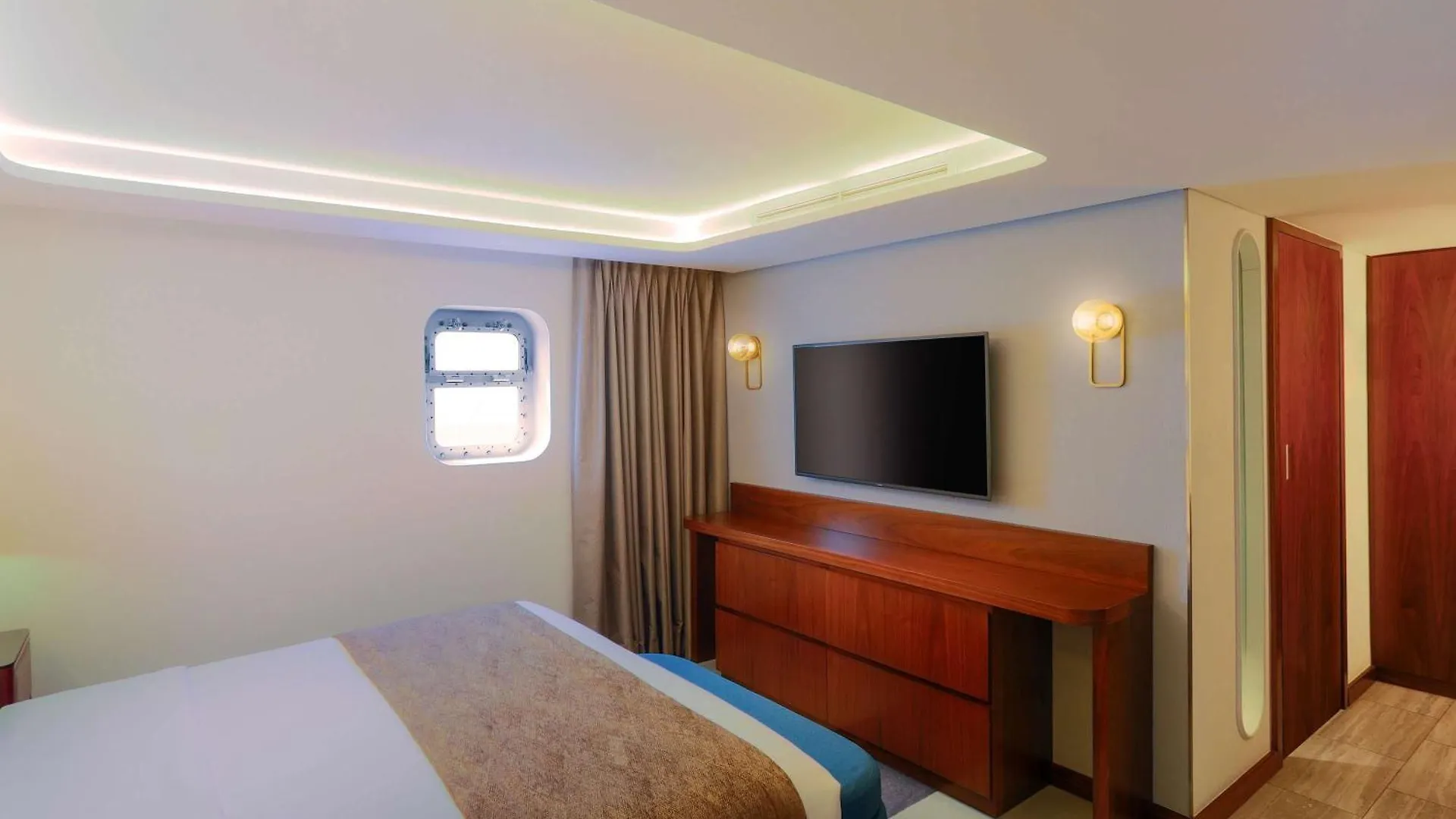 Queen Elizabeth 2 Hotel Dubai 4*,  United Arab Emirates