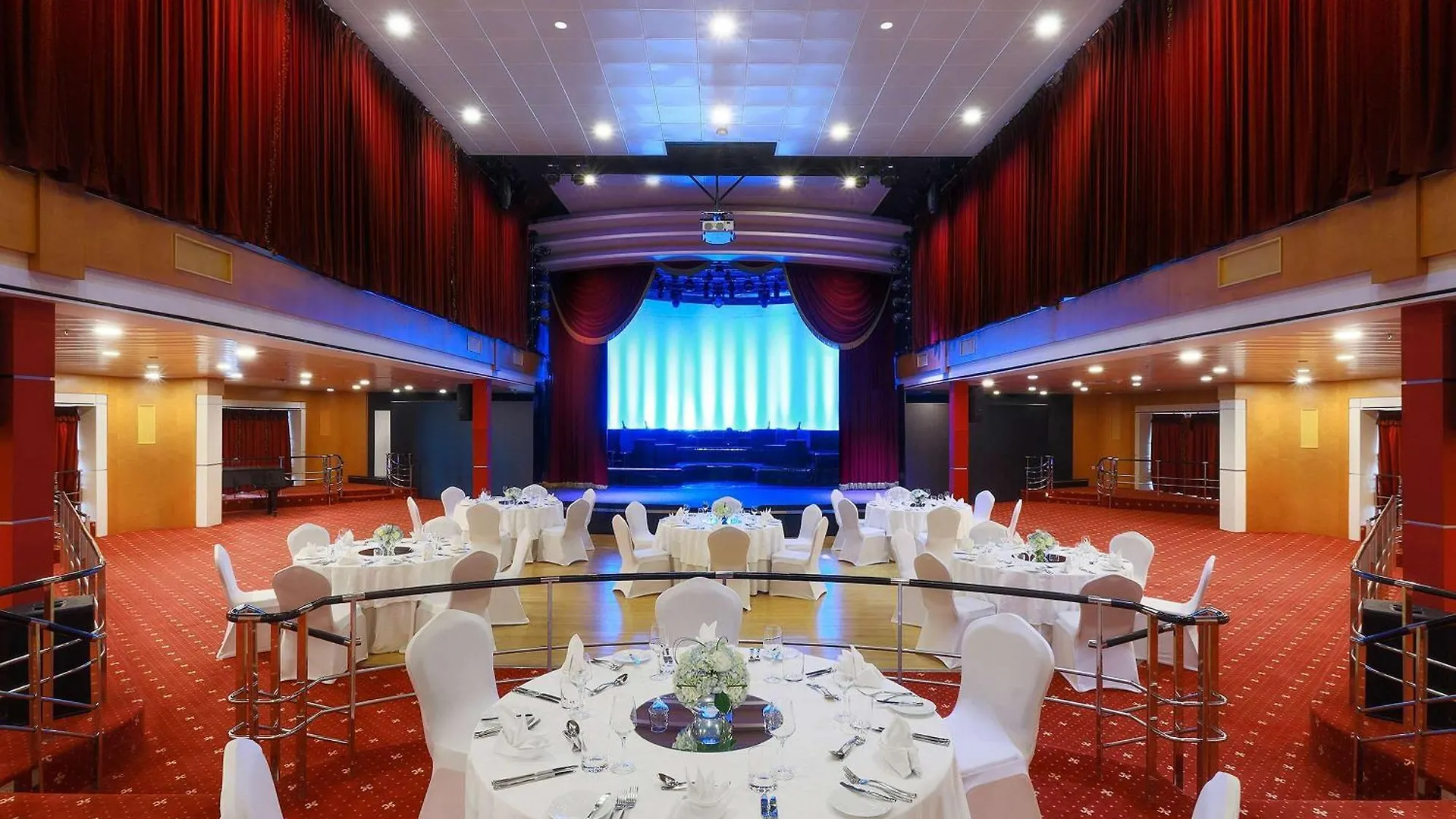 Queen Elizabeth 2 Hotel Dubai 4*,