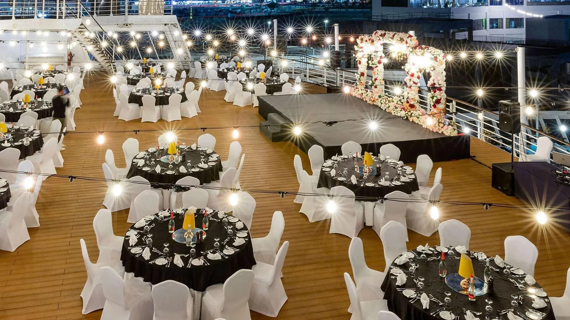 Queen Elizabeth 2 Hotel Dubai