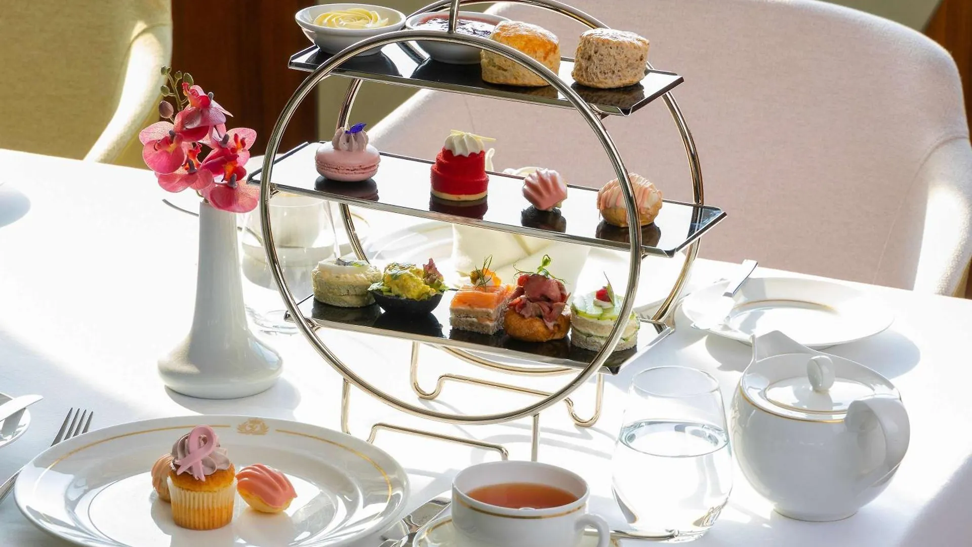 Queen Elizabeth 2 Hotel Dubai