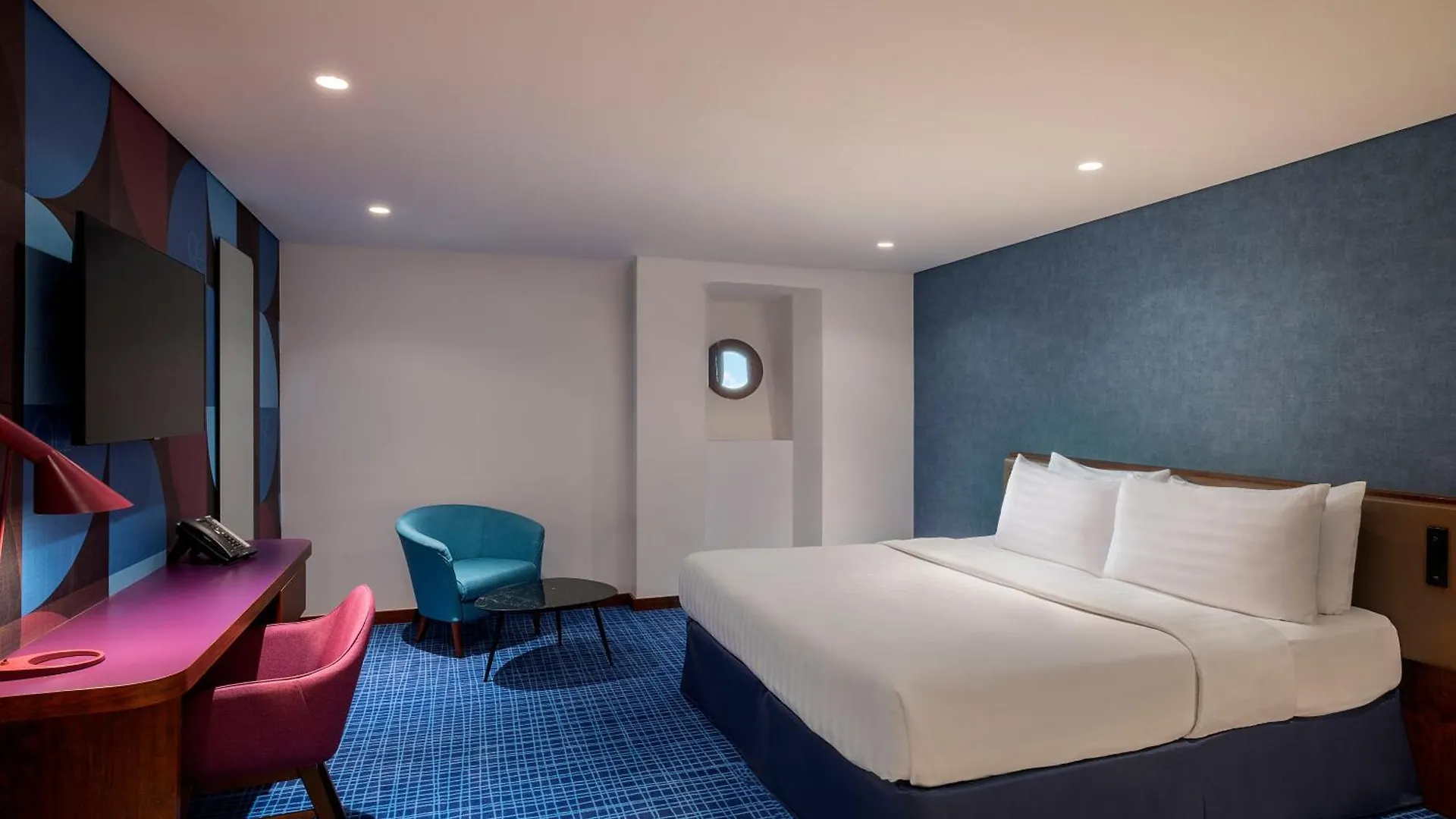 Queen Elizabeth 2 Hotel Dubai