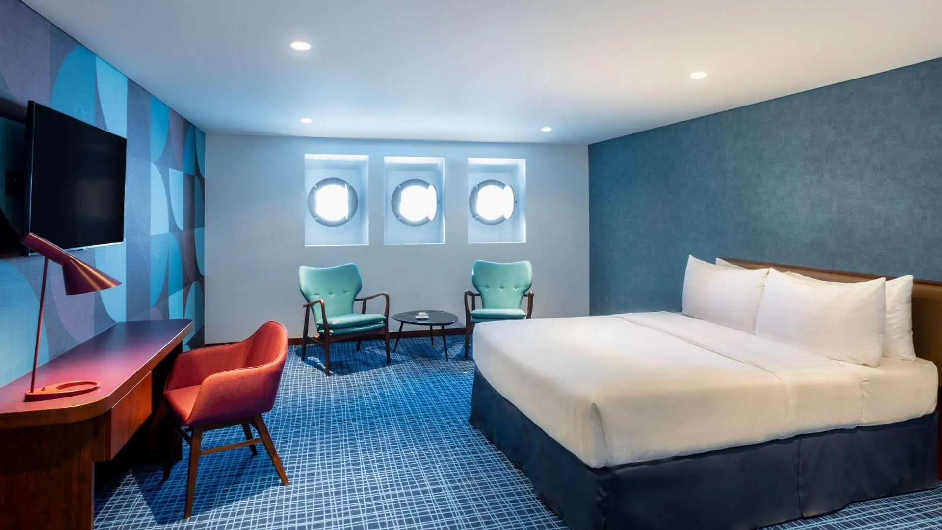 ****  Queen Elizabeth 2 Hotel Dubai United Arab Emirates